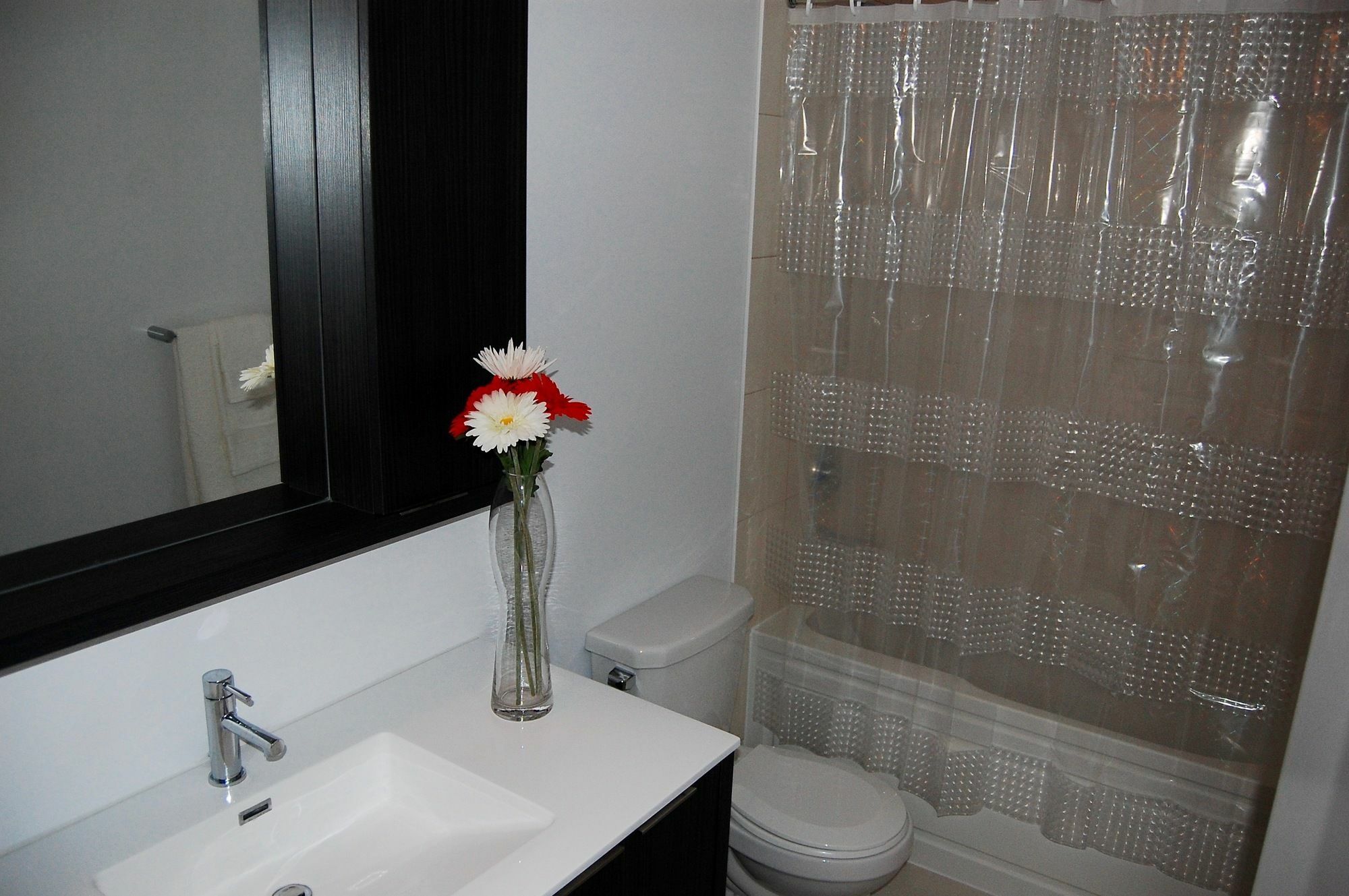 Shops At Don Mills Furnished Apartments تورونتو المظهر الخارجي الصورة